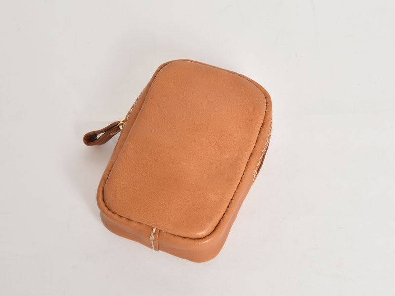 タバコを優しく包むソフトレザーのタバコケース / 革鞄のHERZ(ヘルツ