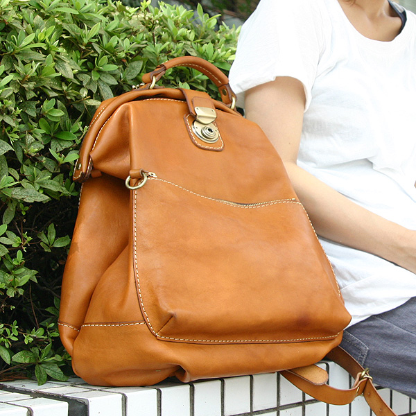 一泊二日の小旅行にも使える人気のワンパクリュック / 革鞄のHERZ