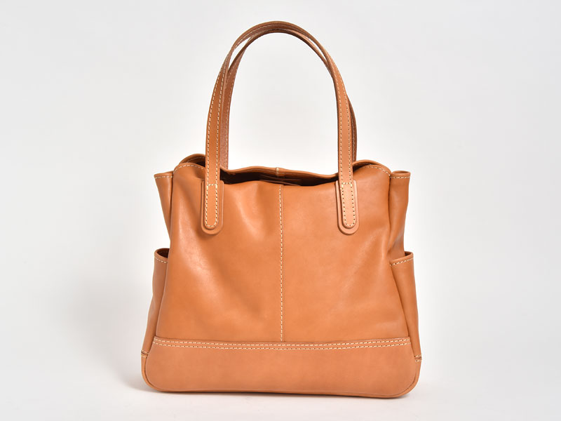 オンオフ問わずで使える縦長レディーストートバッグ / 革鞄のHERZ