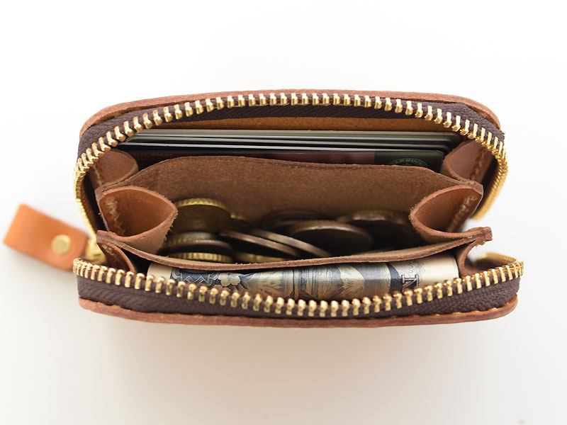 手のひらサイズで収納力抜群のコンパクト財布 / 革鞄のHERZ(ヘルツ