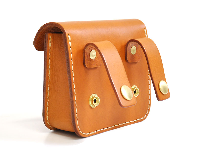 ゴルフのラウンドポーチ、ベルトポーチをハードレザーで作りました