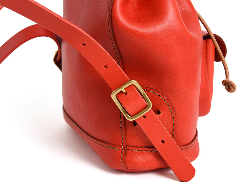 女性の普段使いにおすすめの可愛いレディースミニリュック / 革鞄の