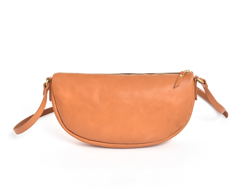 ソフトレザーで軽くて柔らかいビーンズショルダーバッグ / 革鞄のHERZ