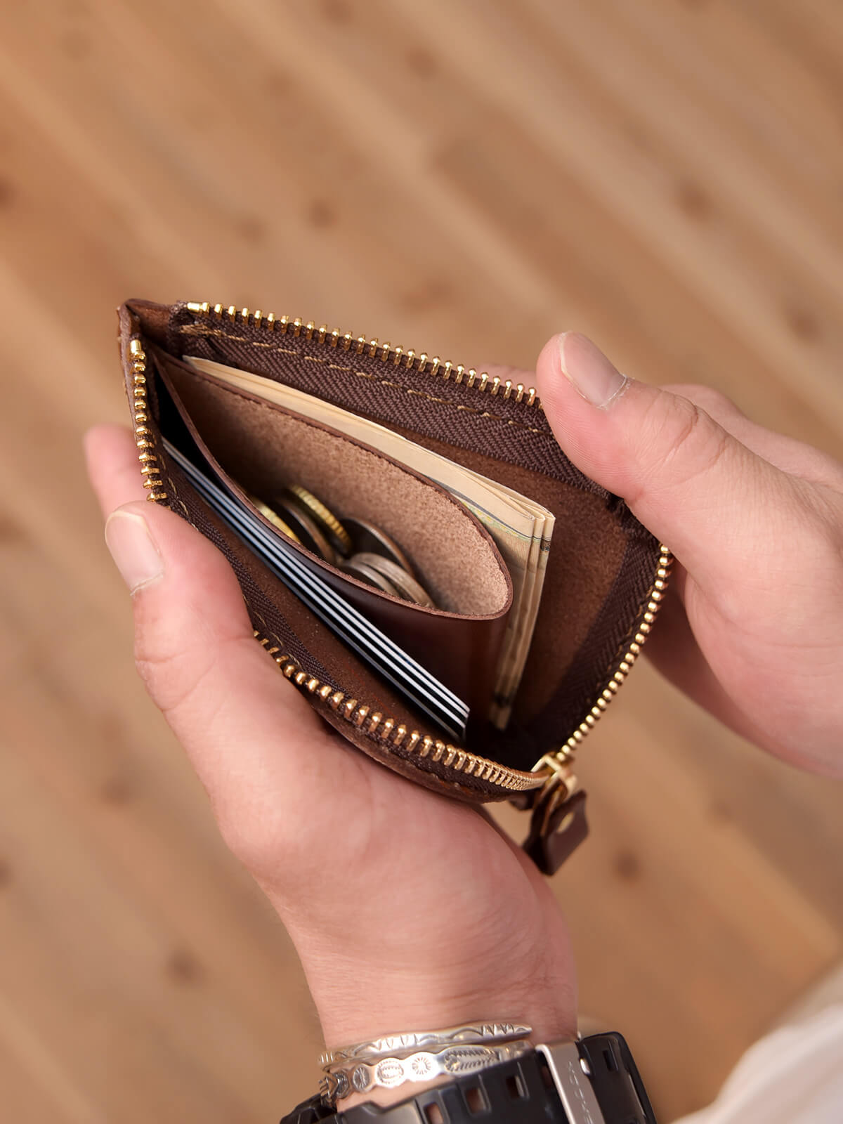 フラットマチで嵩張らないL字ファスナーミニ財布 / 革鞄のHERZ(ヘルツ