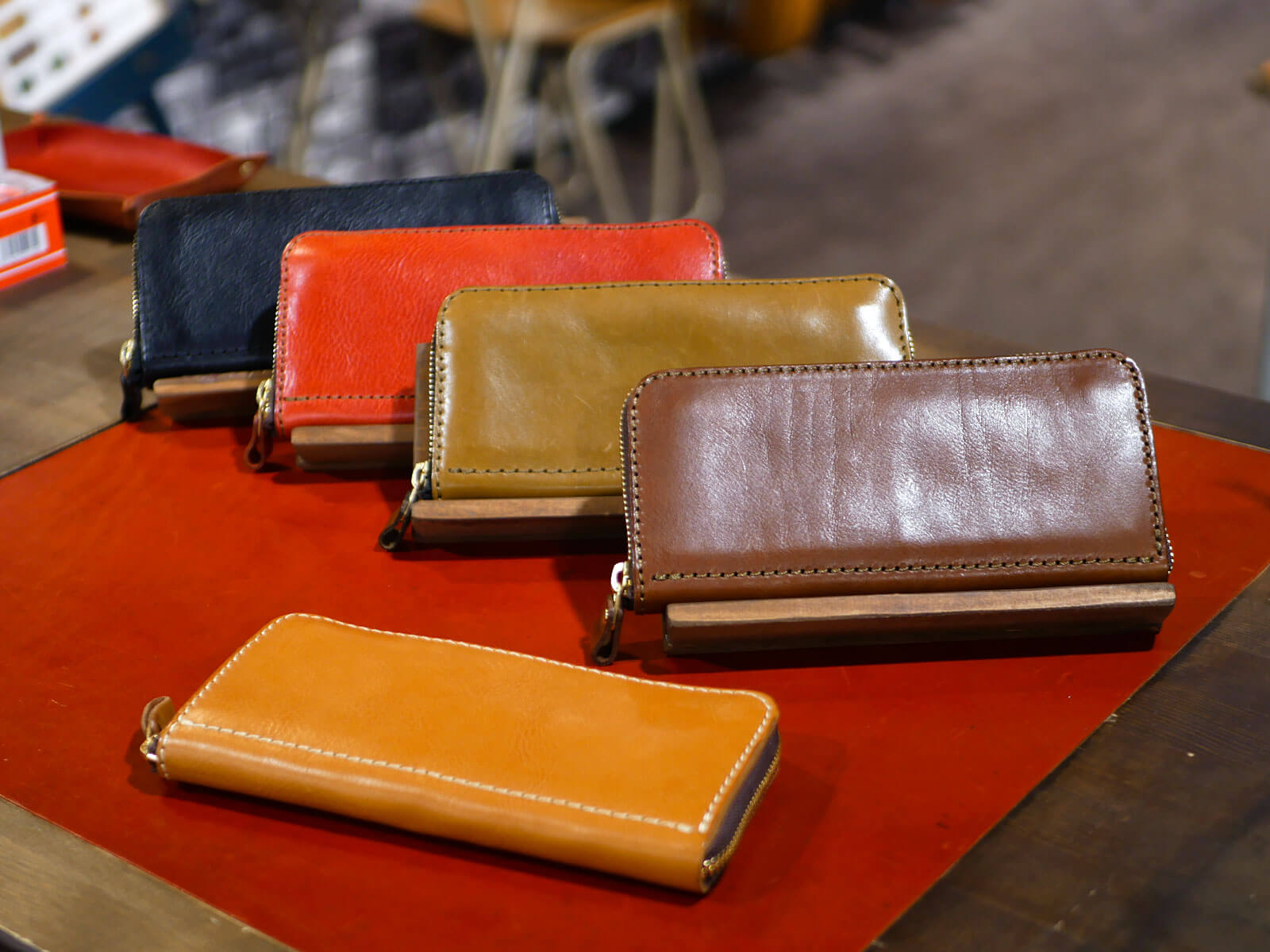 春財布2020 大阪店おすすめ「ファスナー長財布(WL-58)」｜革鞄・革小物