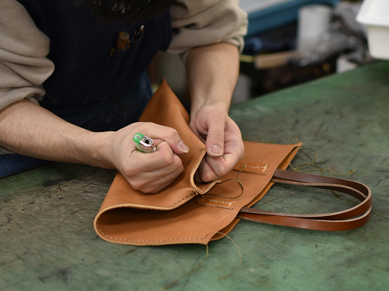 ライトなトート、おすすめのソフト革のトートバッグ・縦型(T-205