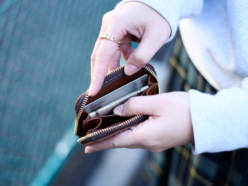 プレゼントの定番、革財布をクリスマスギフトに！｜革鞄・革小物のHERZ