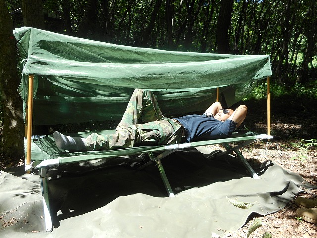 イギリス軍コット用モスキートネット 蚊帳（かや）、ポール付き 新品