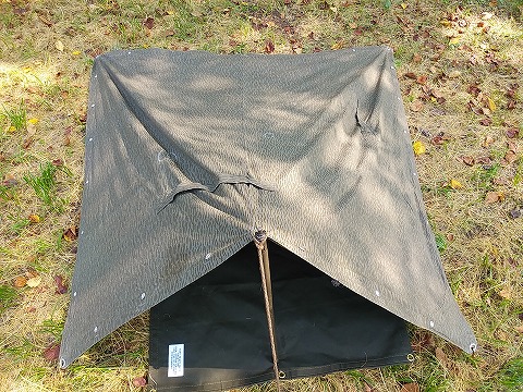 NVA 東ドイツ レインドロップ テントシート 3枚セットポール、ペグ