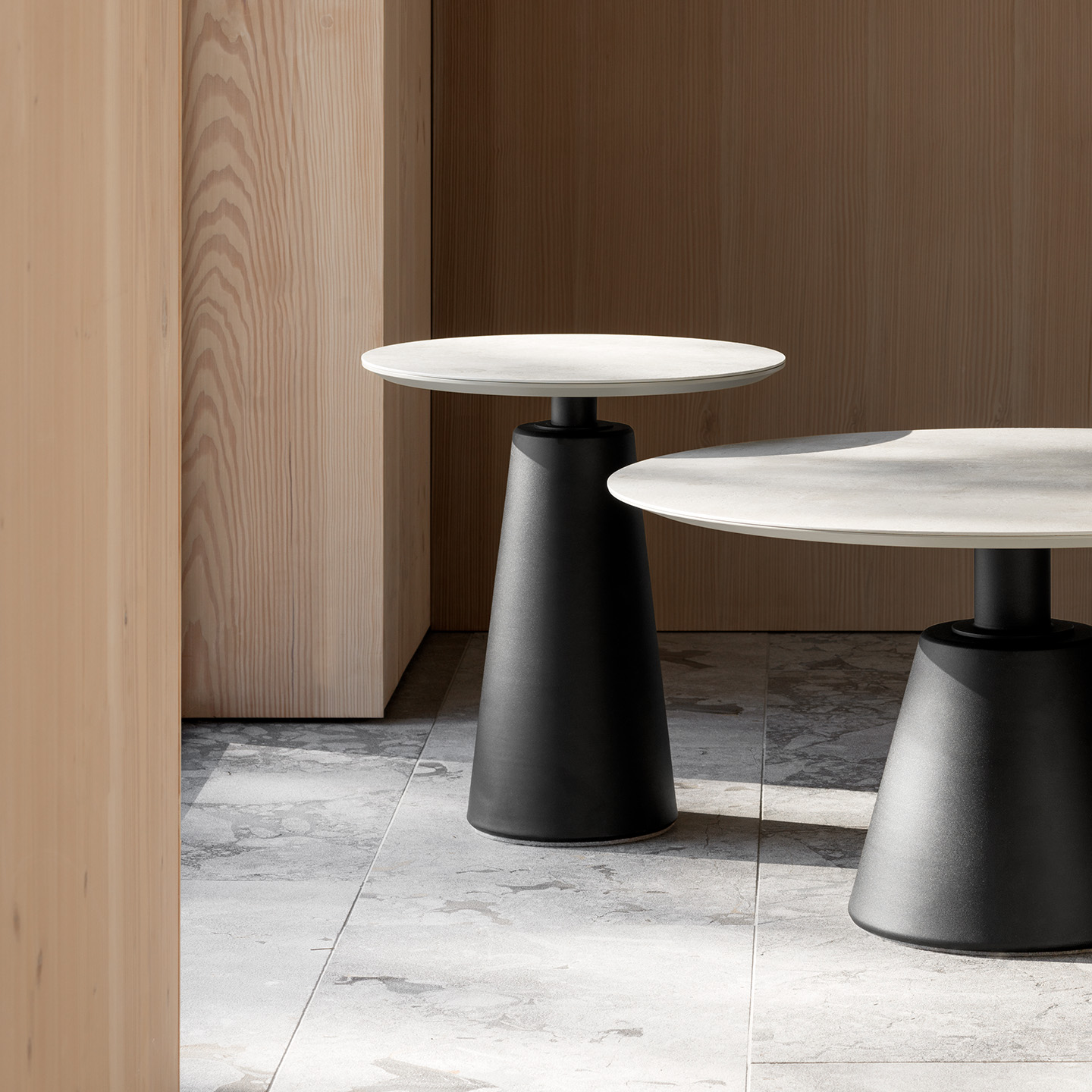 Madrid | コーヒーテーブル | ヘイワースアジアパシフィック