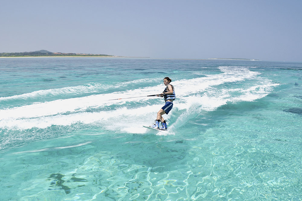 ウェイクボード（経験者）｜アクティブに過ごしたい｜小浜島のリゾート