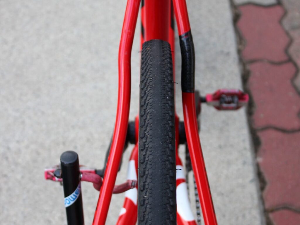 割れたカーボンフレームをDIY修理した話。【意外と簡単＆安い】 | はる