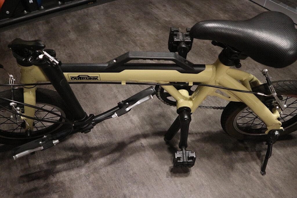 オシャレで持ち運びが楽すぎる折り畳み自転車、LOG OUTRUNK（ログ