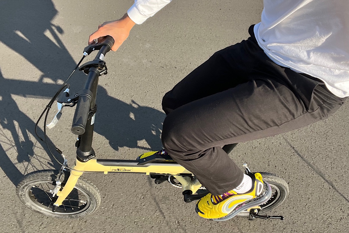 オシャレで持ち運びが楽すぎる折り畳み自転車、LOG OUTRUNK（ログ