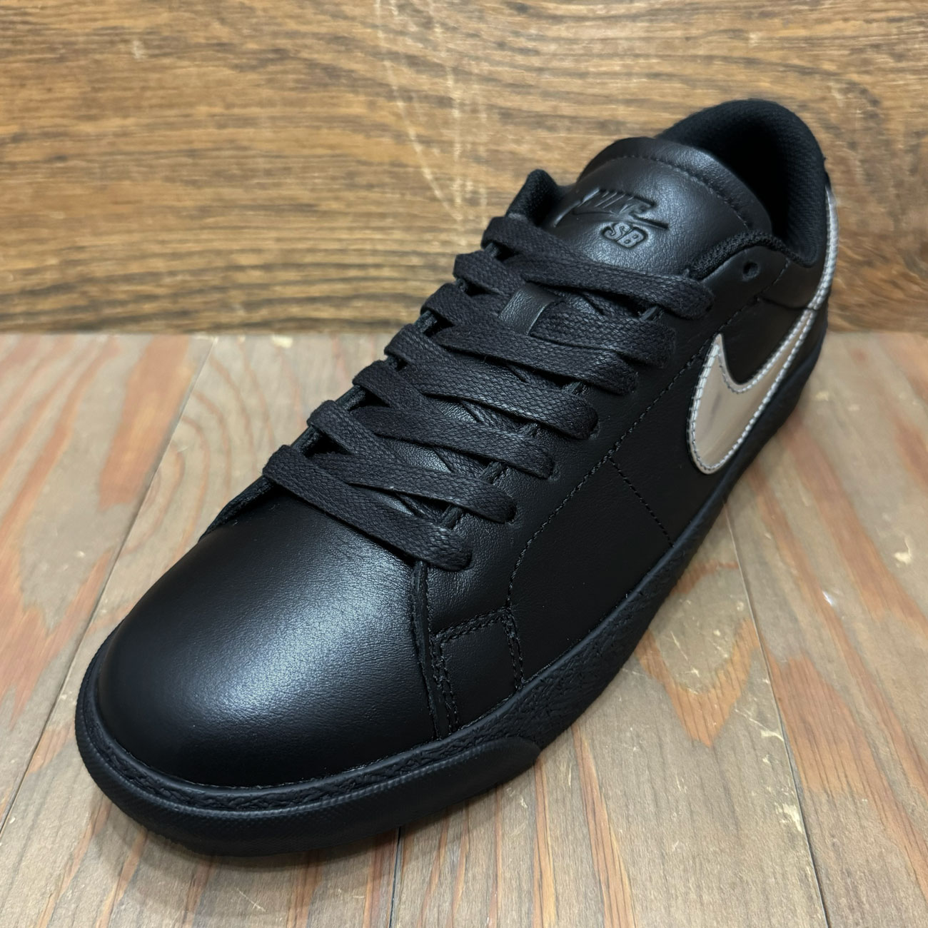 NIKE SB ZOOM BLAZER LOW QS DANCER | 東京のスケートボードショップ