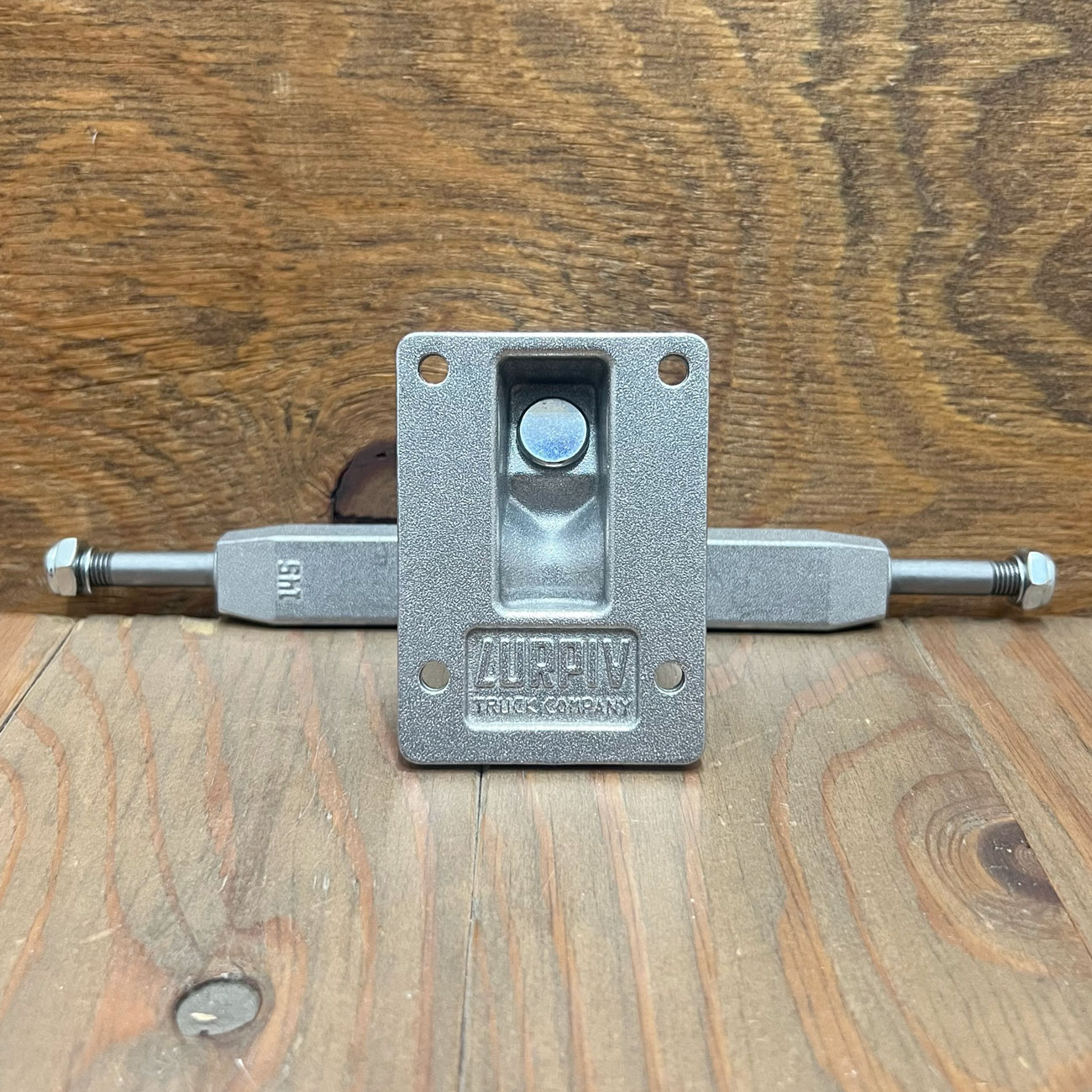 LURPIV SOLID POLISHED 140/145/150/160mm TRUCKS | 東京のスケート