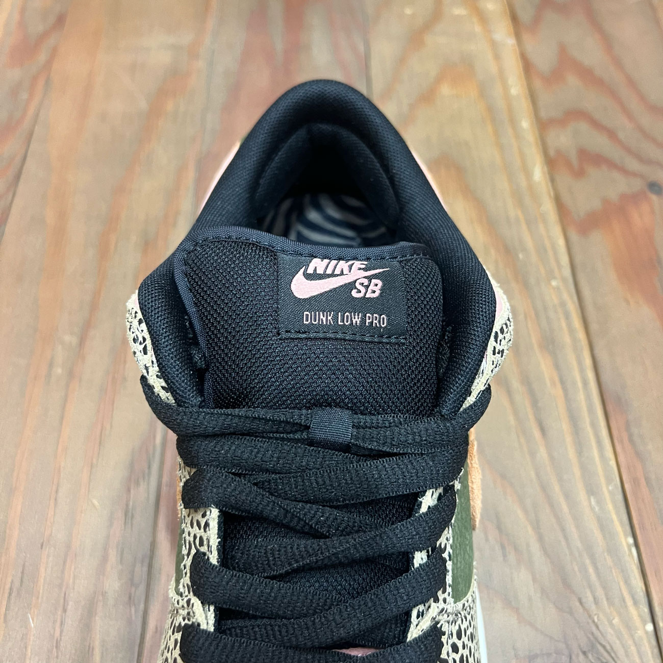 NIKE SB DUNK LOW PRO QS x Arts-Rec Skateshop | 東京のスケート