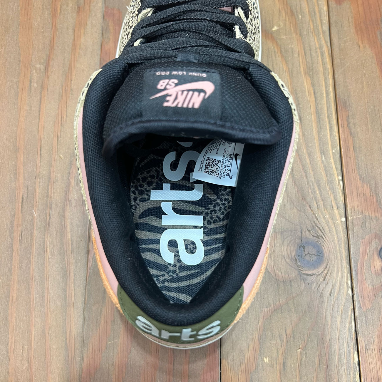 NIKE SB DUNK LOW PRO QS x Arts-Rec Skateshop | 東京のスケート