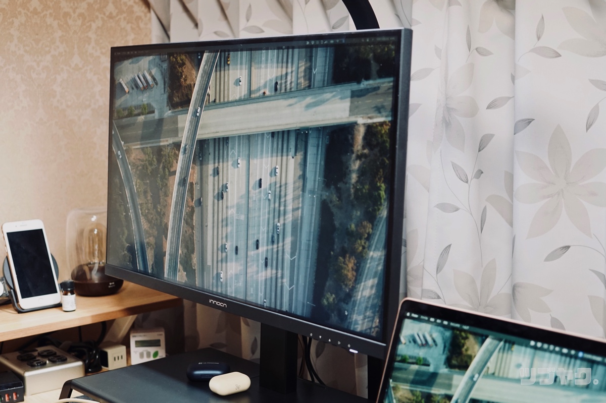 INNOCN 27C1U SUPERをレビュー｜ワークスペースで活きる一体型スタンド