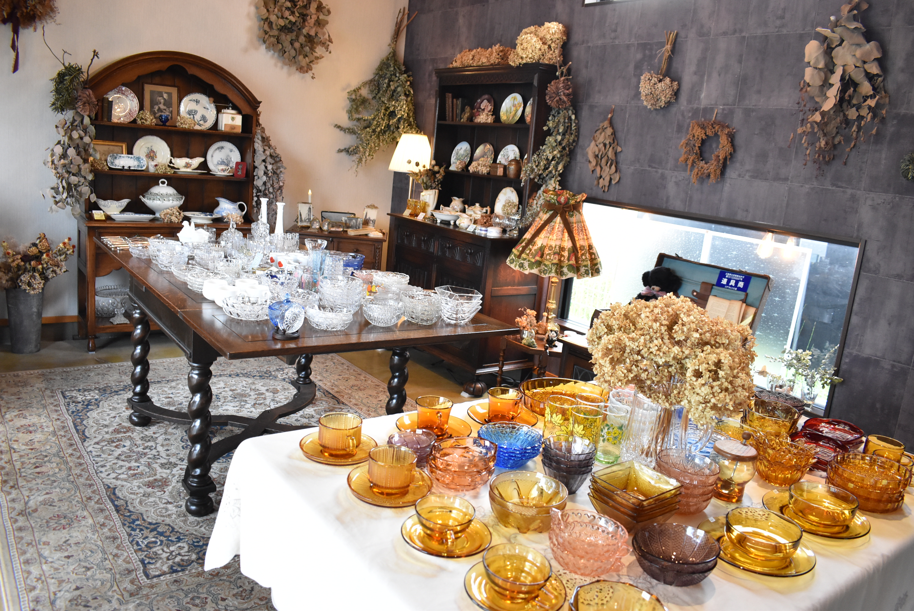 新店】東広島市八本松に雑貨2店舗オープン！ 昭和レトロ食器と