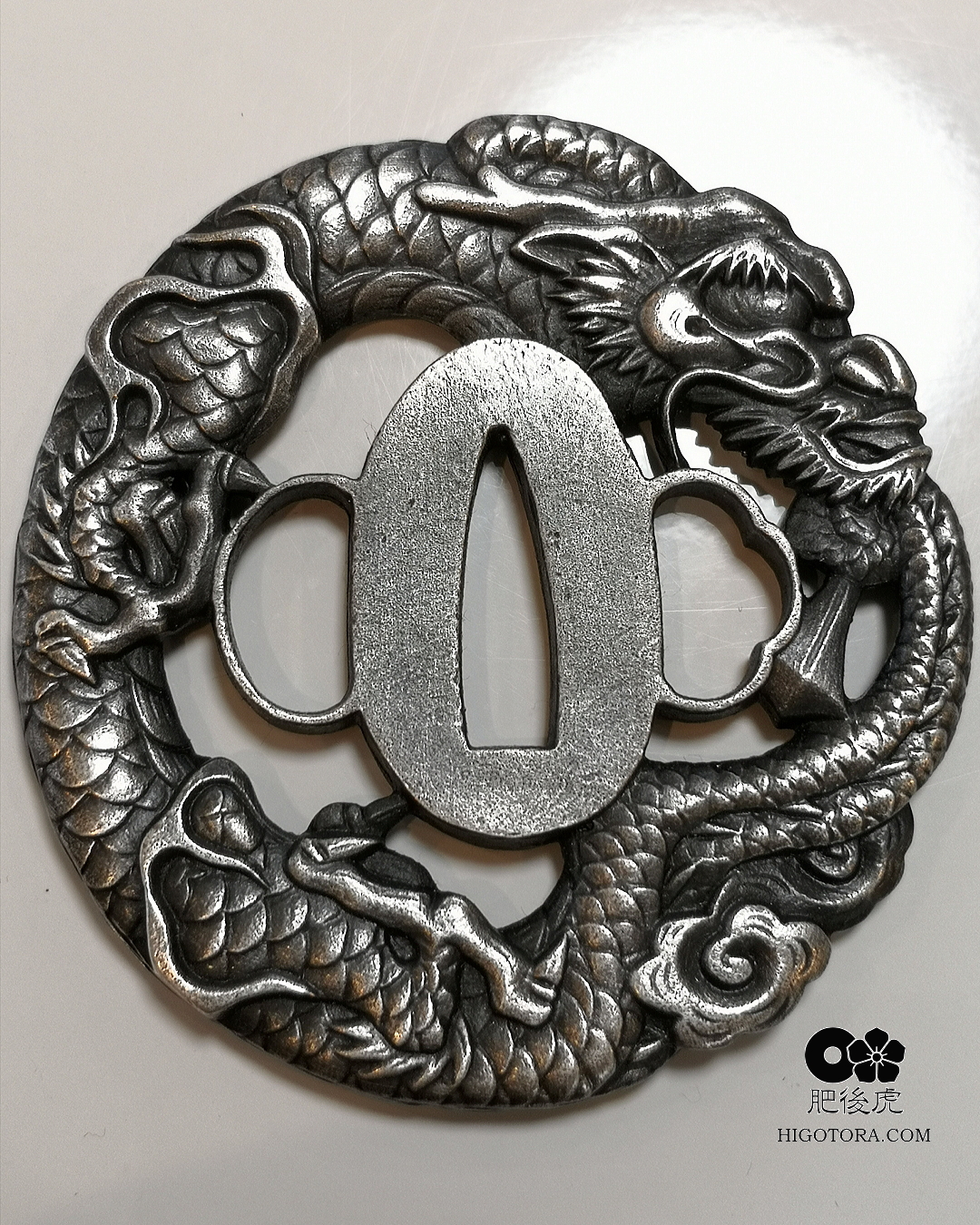 新作鍔【透かし龍図・銀古美・上】｜肥後虎ブログ｜肥後虎-HIGOTORA