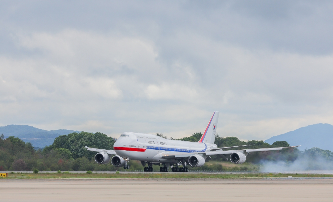 各国首脳を乗せた飛行機が広島空港に大集結！ | 広島空港