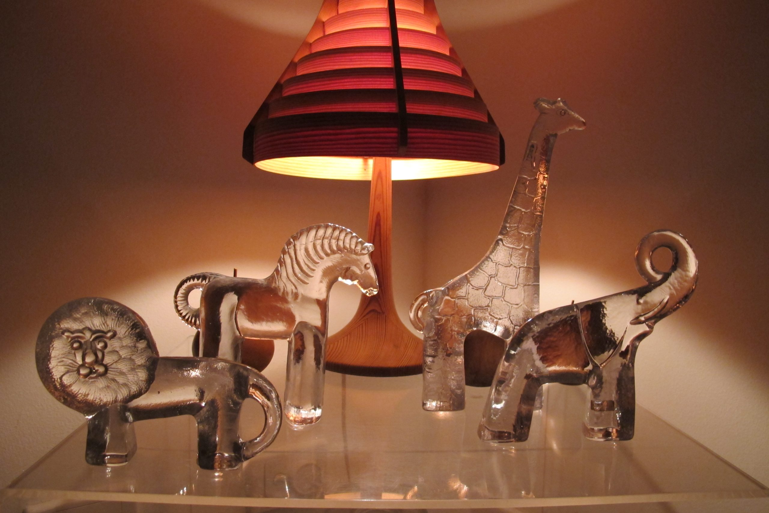 ONE Medium Lion ONLY. ( Kosta ) Boda Zoo Series. Vintage Crystal