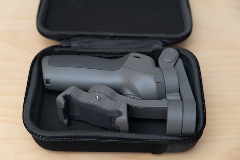 DJI 新型折り畳みスマホ用ジンバル「Osmo Mobile 3 コンボ」開封！付属