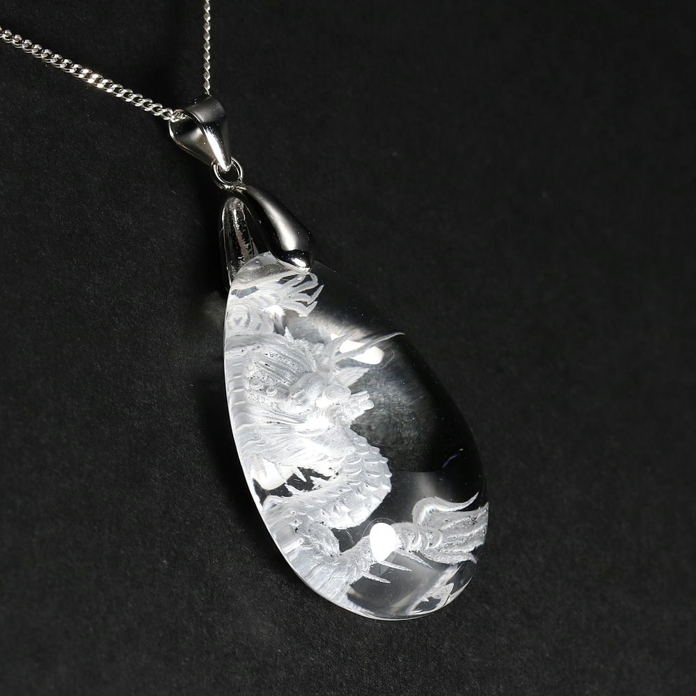 ブラジル産]水晶龍彫刻ペンダントトップ/裏彫り（シルバー925） - 埼玉