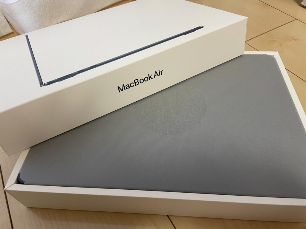 MacBook Air (M2, 2022)開封の儀 | とりこのすすめ