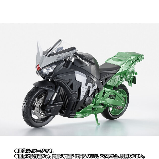 街を駆け抜ける「仮面ライダーW サイクロンジョーカー」を生み出せる