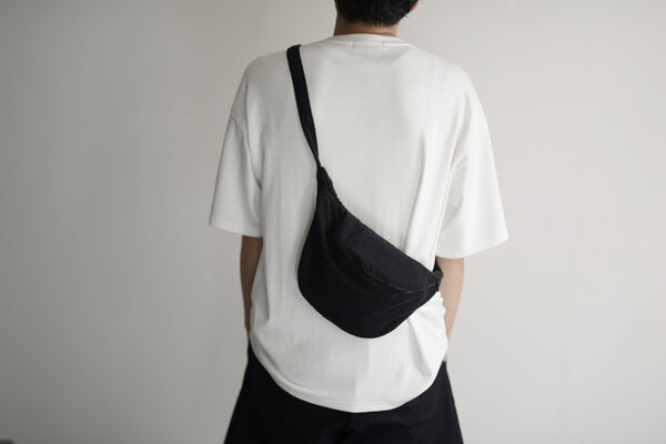 COMOLI コモリ / シルクネップ ウエストバッグ | INSIDE MY GLASS DOORS