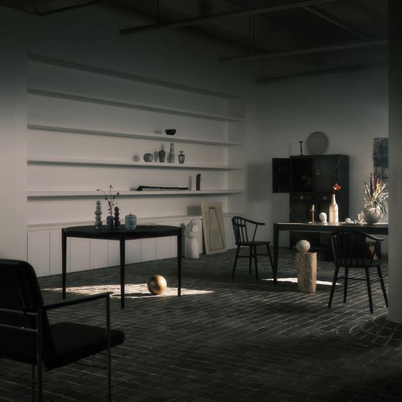 ONDA CHAIR Black by Fantastico｜リビング・ダイニングチェア｜IDEE