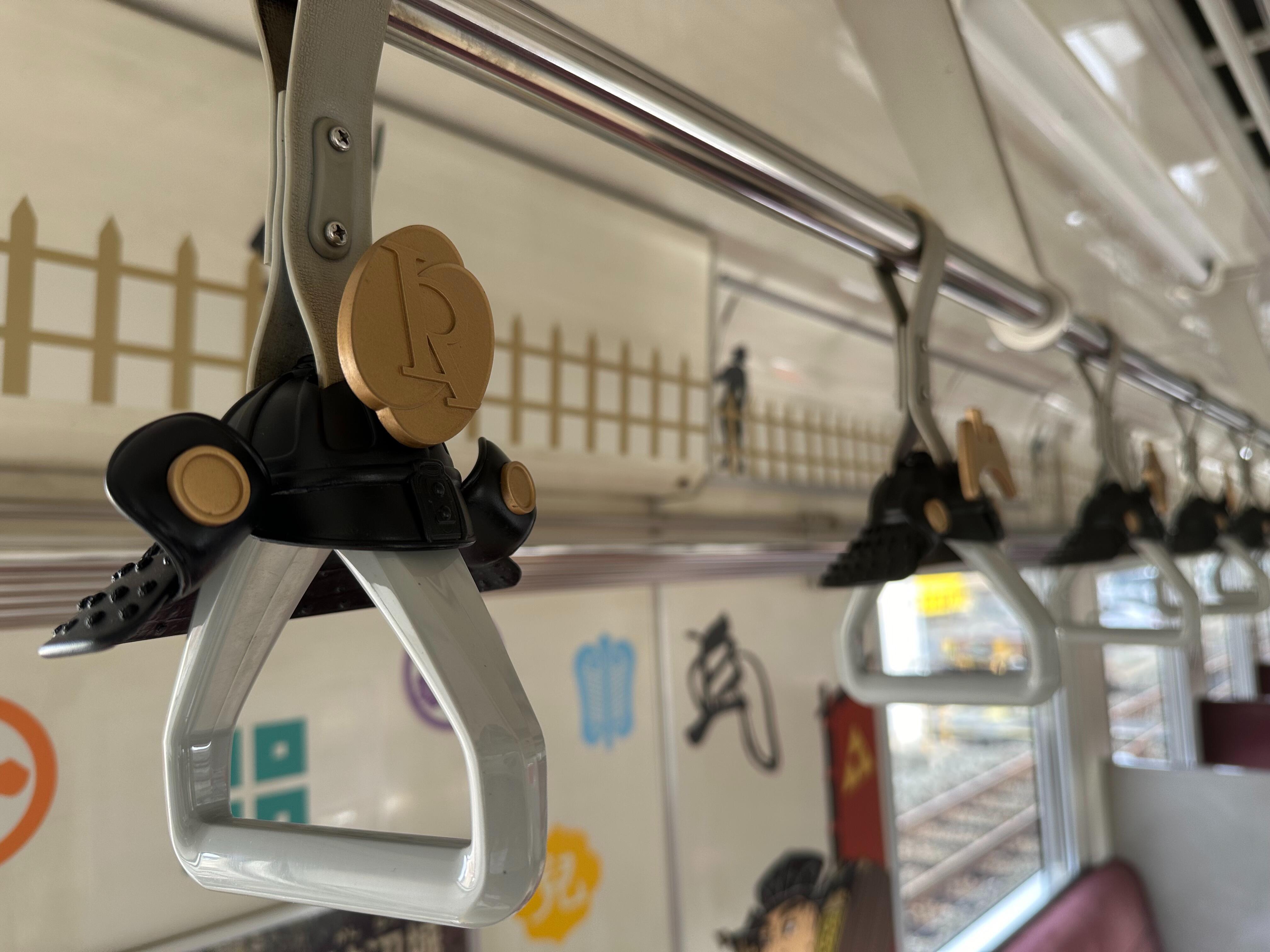 伊予鉄道 みかん電車 吊り革 みかん吊り革」6月1日から販売 伊予鉄グループ