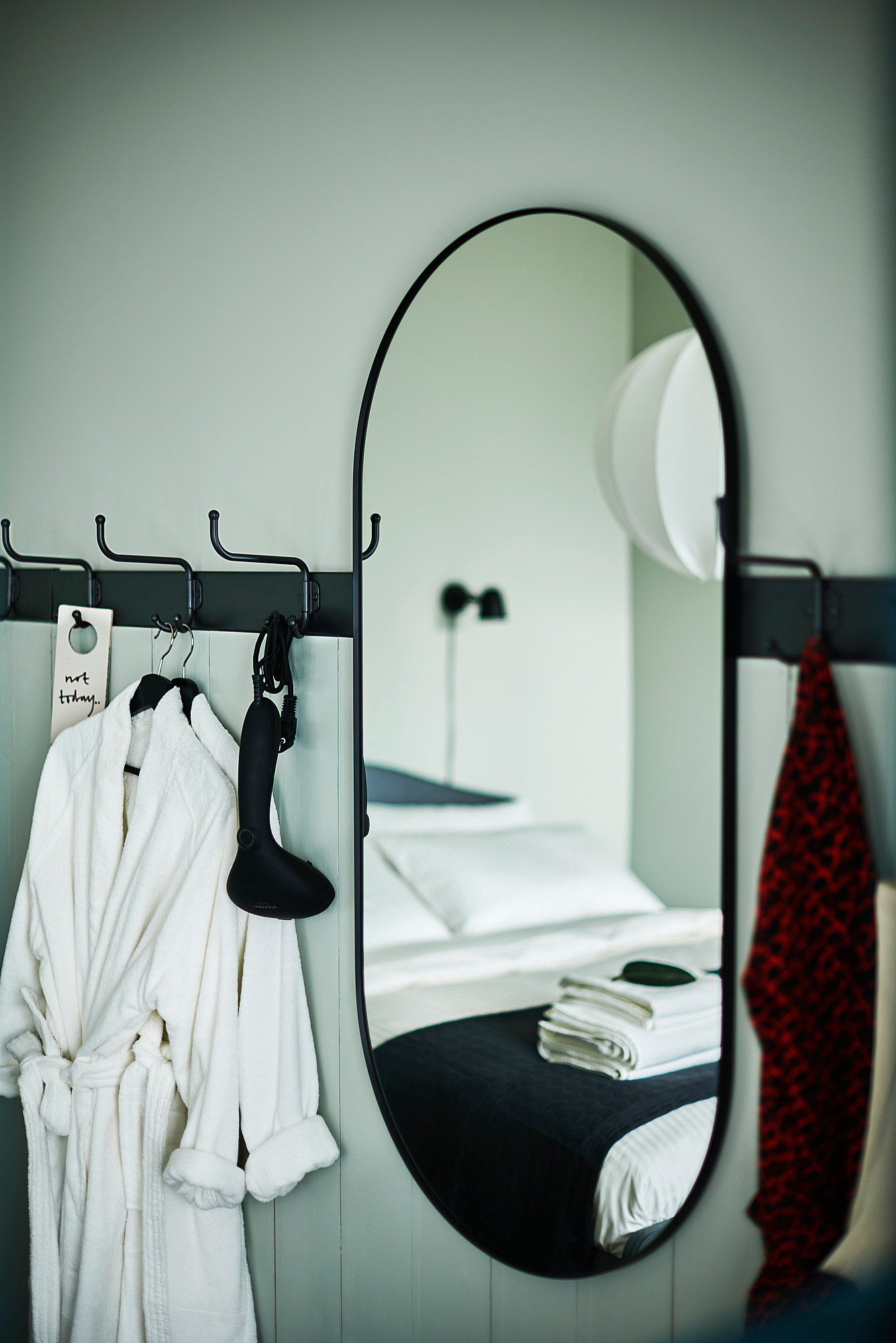 LINDBYN リンドビーン ミラー, ブラック, 60x120 cm - IKEA