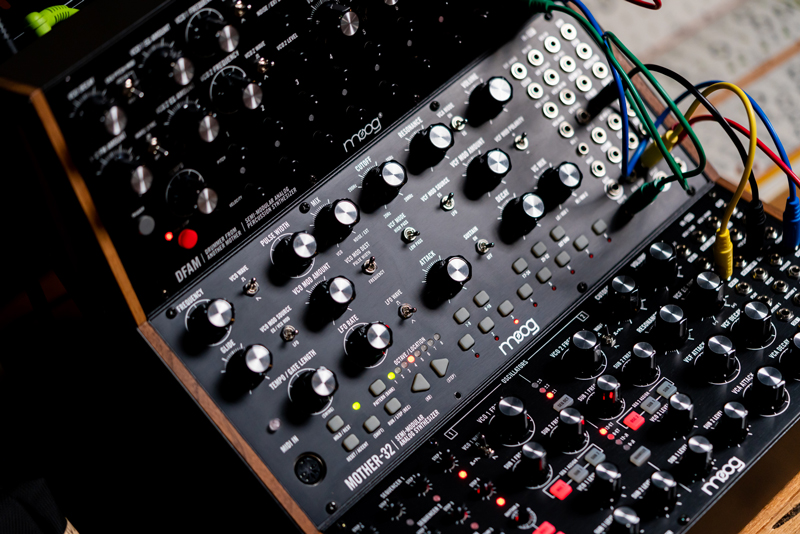 moog】人気のセミ・モジュラー・シンセ3台をワンパックにした『SOUND