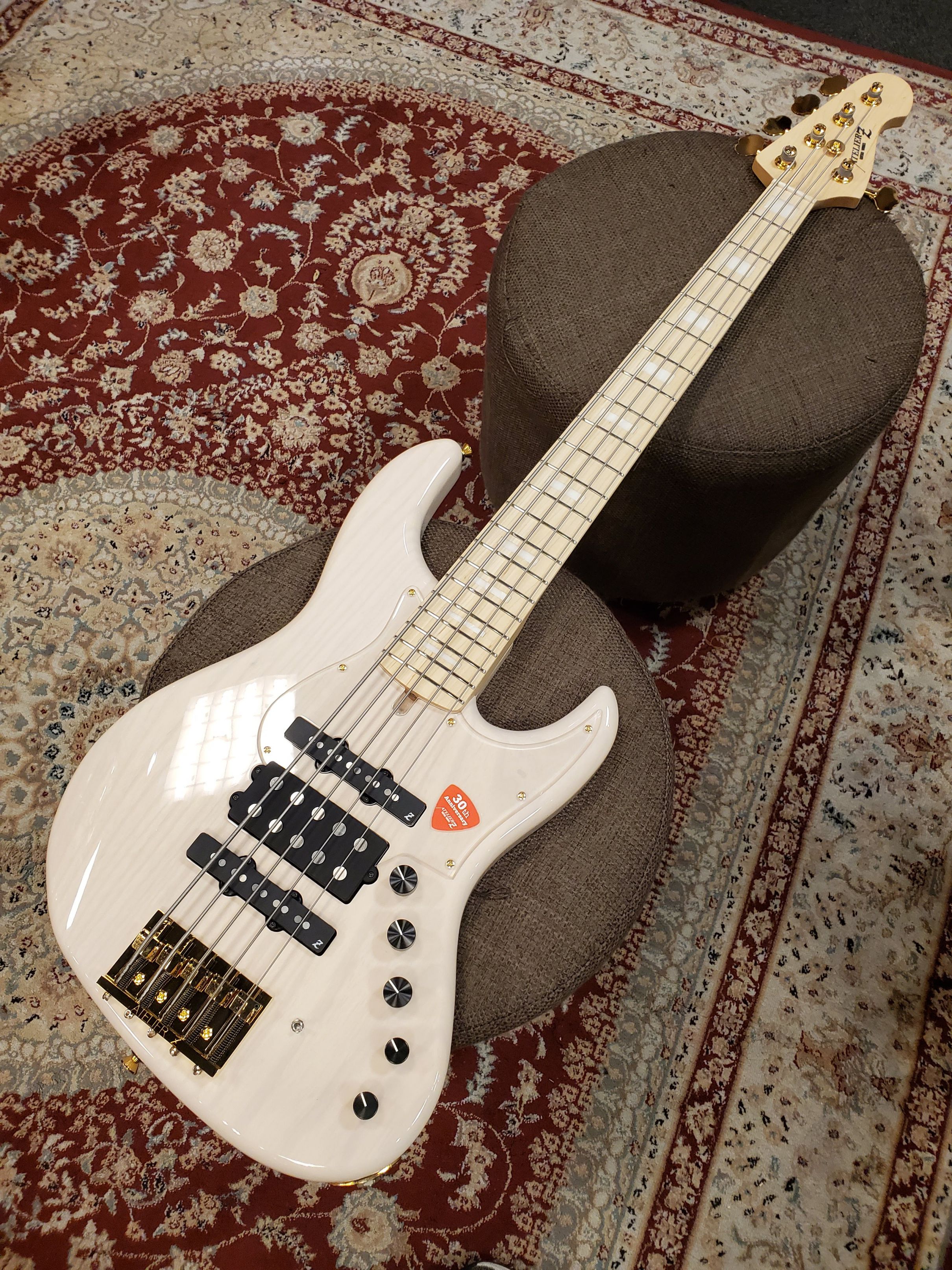 エレキベース新入荷商品のご紹介！ | イシバシ楽器スタッフブログ