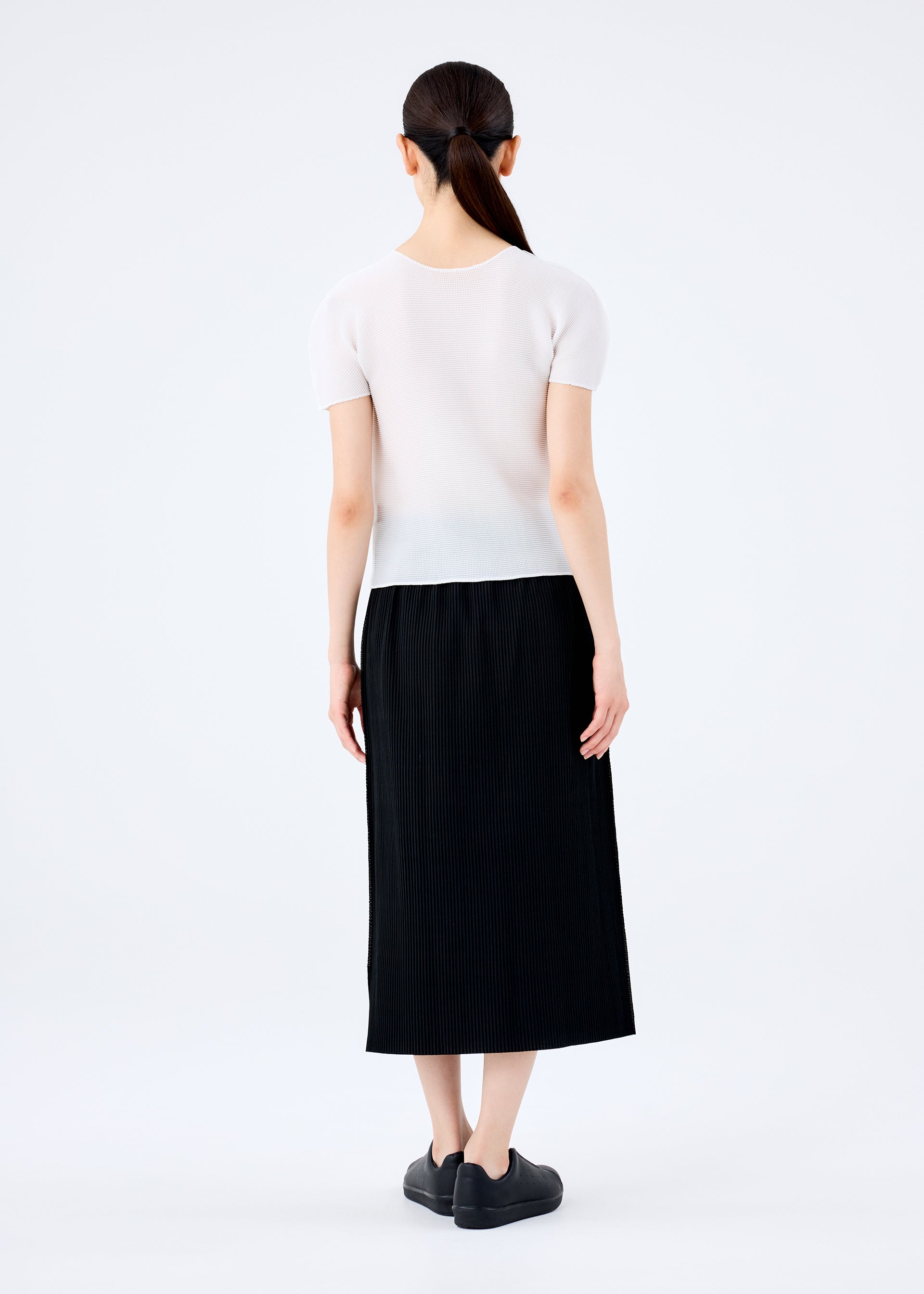 FINE KNIT PLEATS BLACK – isseymiyake.com
