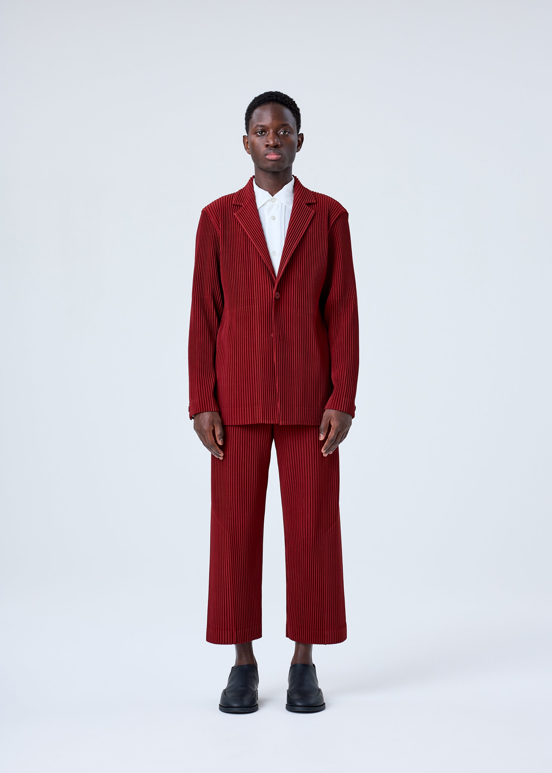 TAILORED PLEATS 2 – isseymiyake.com