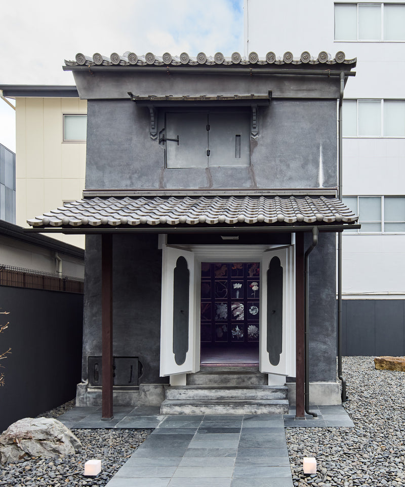 アイテムのご紹介「GEOMETRY JACQUARD SHIRT」「TRIANGLE CREPE SHIRT