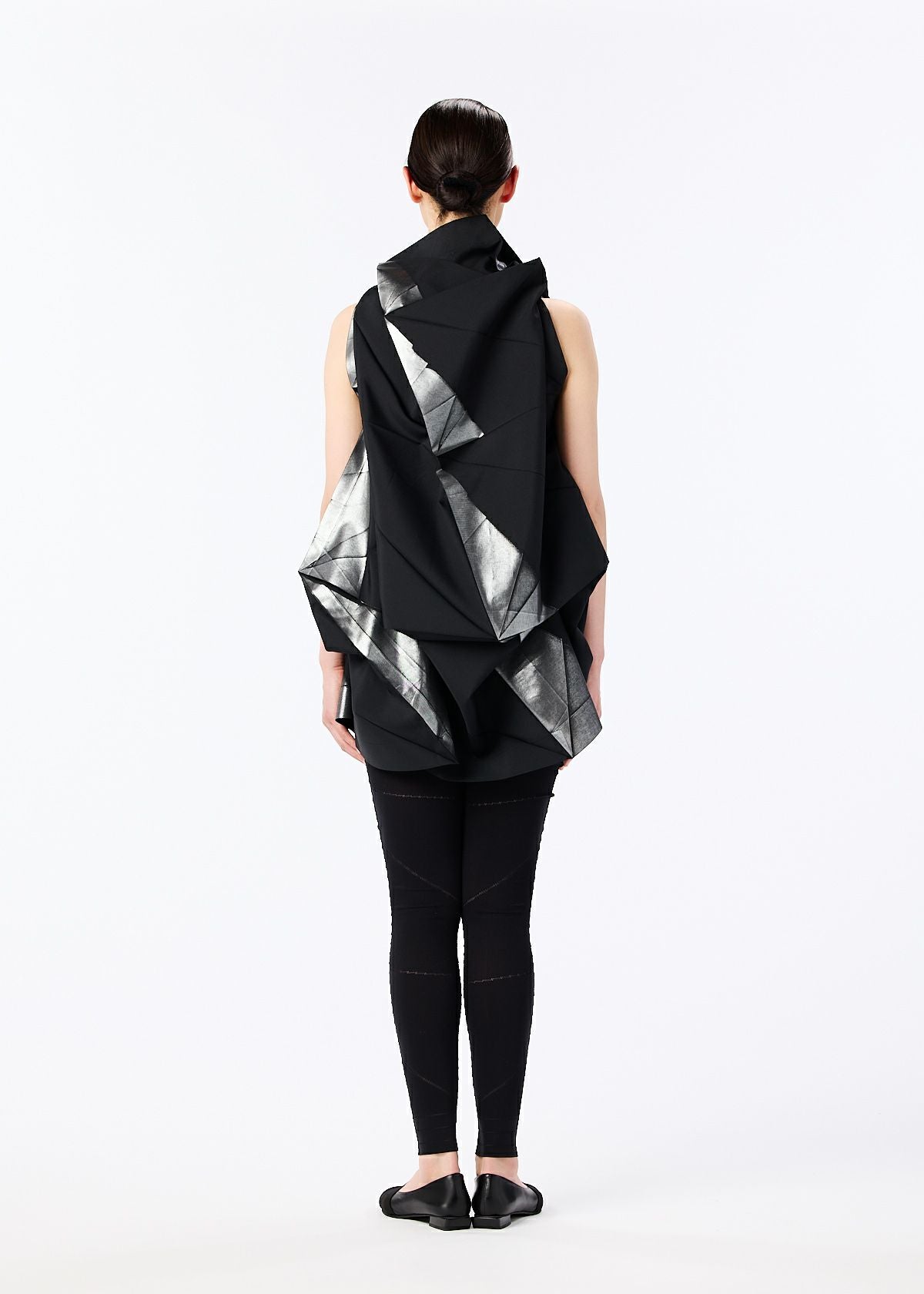 132 5. STANDARD – isseymiyake.com