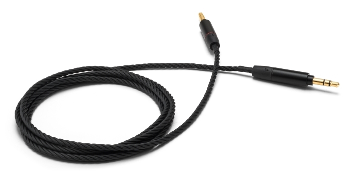 4N純銀と銀メッキ加工7N OCCのハイブリッド線材採用のAUXケーブル