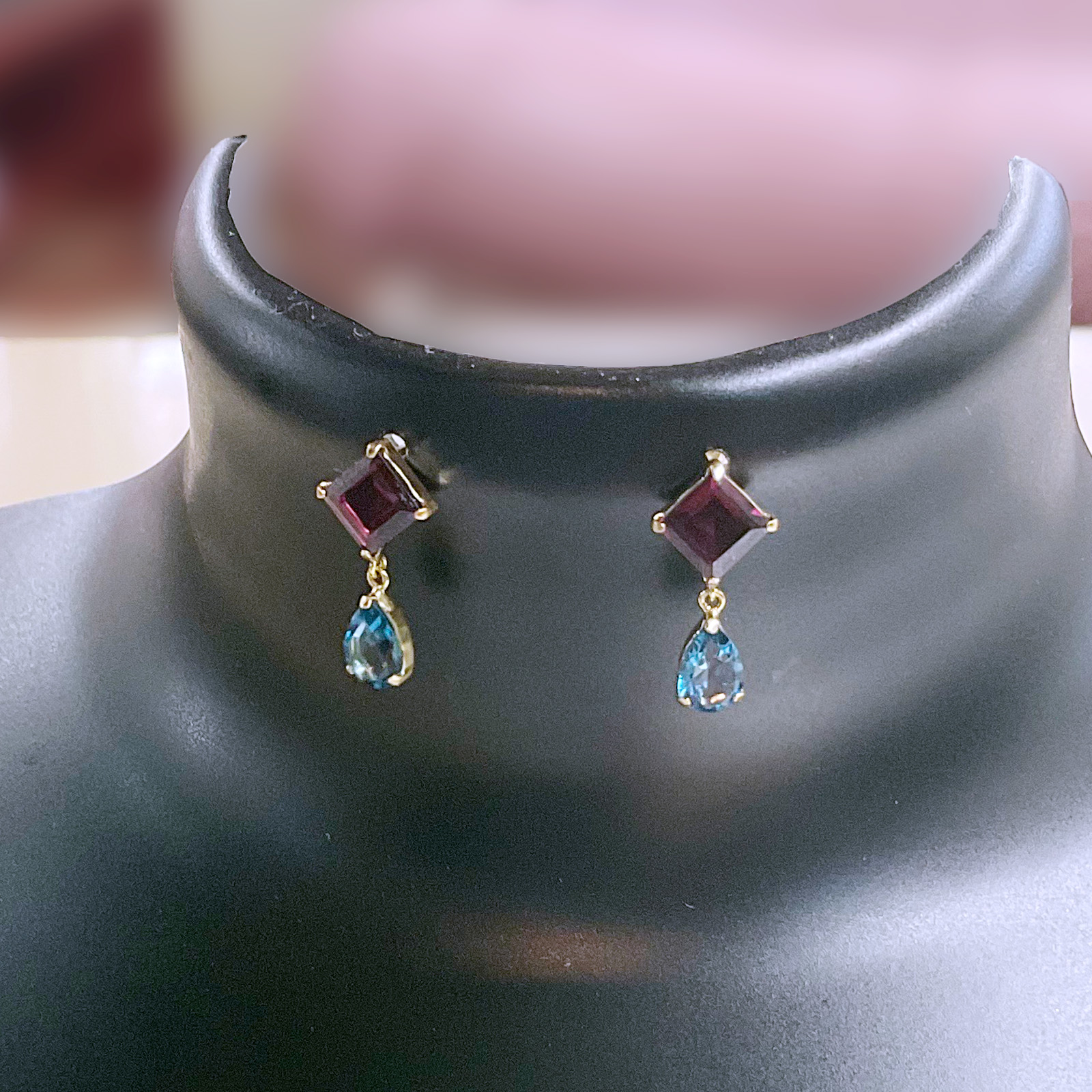 ジュエリーまつき / K18ガーネット/ロンドンブルートパーズピアス