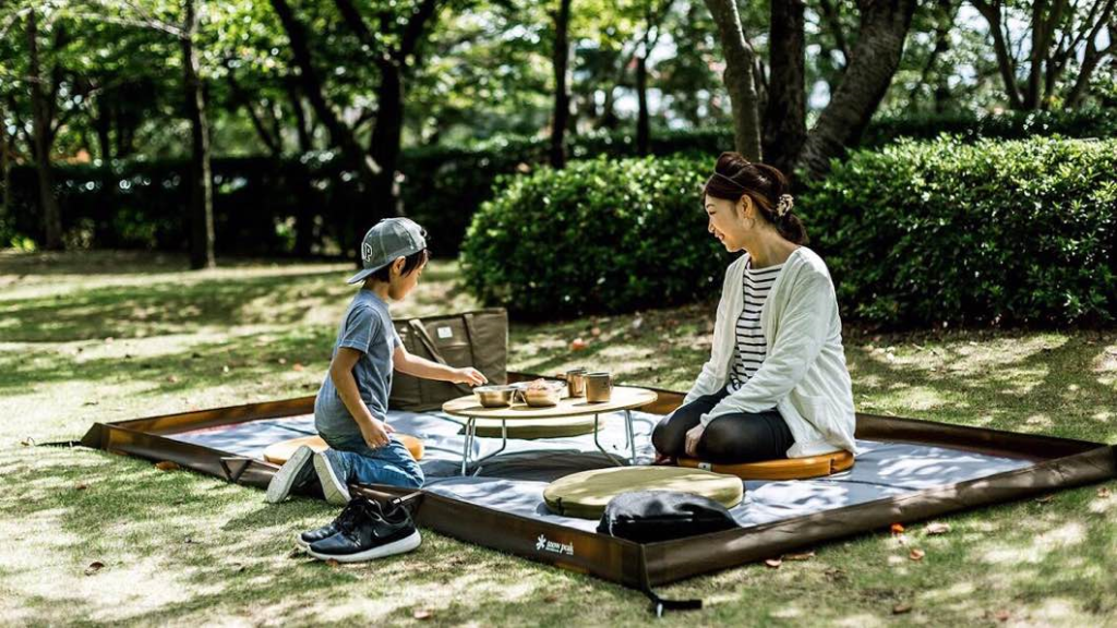 スノーピーク リビングシート】キャンプシート以外でも大活躍