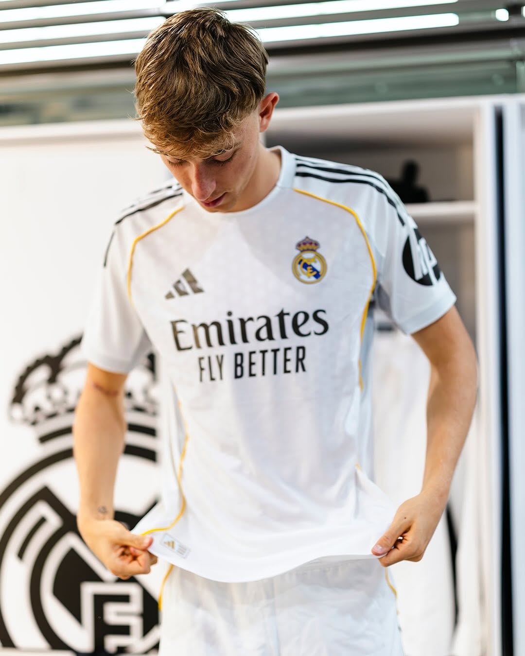 レアル・マドリード 2025-26 ホーム ユニフォーム – J. FOOTBALLER