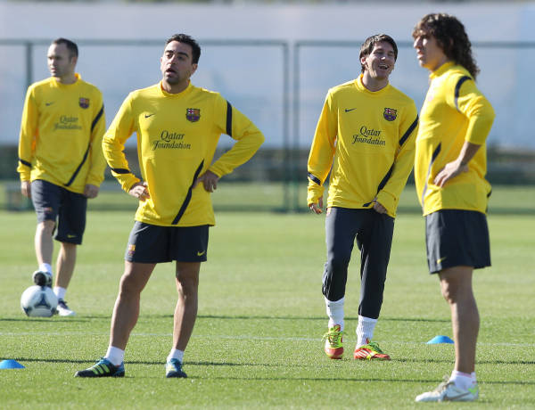 バルセロナの（左から）イ…：サッカー・クラブワールドカップ2011