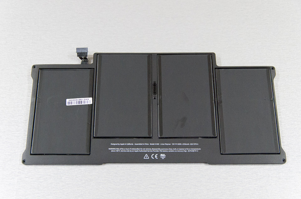 MacBook Air 13 (Mid 2012) のバッテリー交換にチャレンジ | 巨大