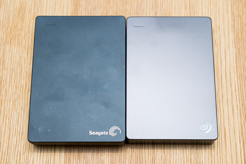 Seagateの2.5インチ外付けHDD、ノーマル5TBとFast 4TBとのサイズ＆速度