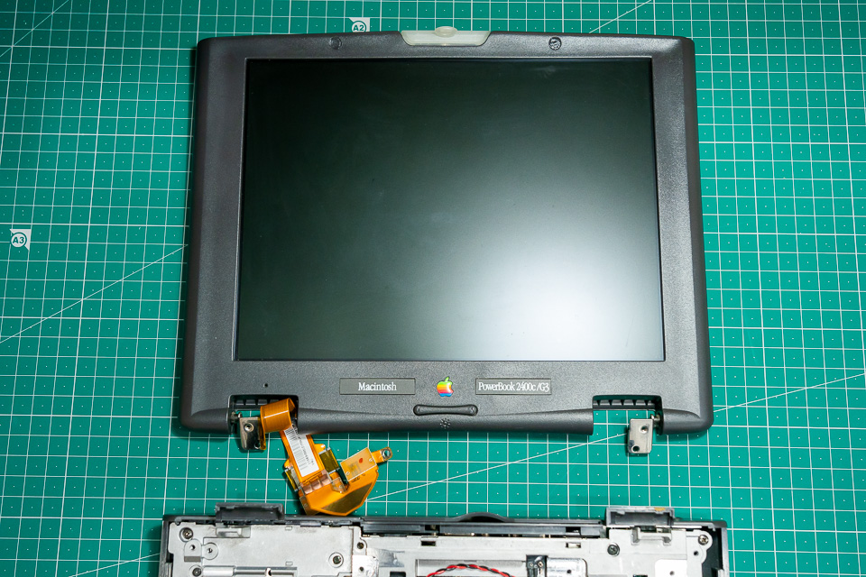 PowerBook 2400cをSSD化するまでの分解工程 2020年梅雨 | 巨大