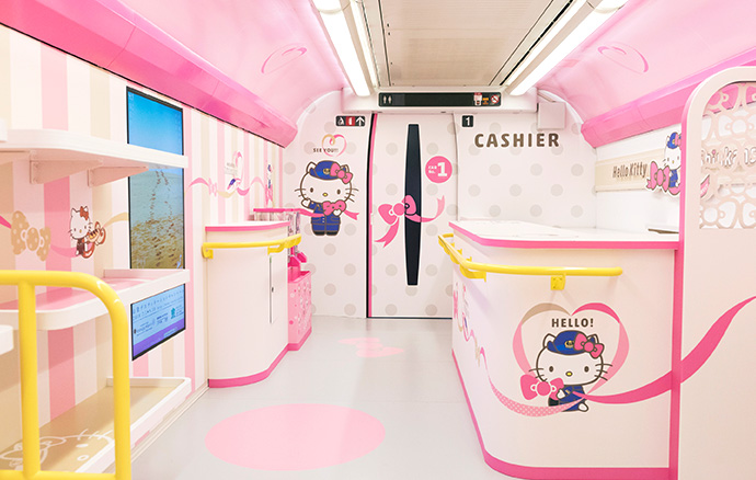ハローキティ新幹線 HelloKitty Shinkansen | JR西日本